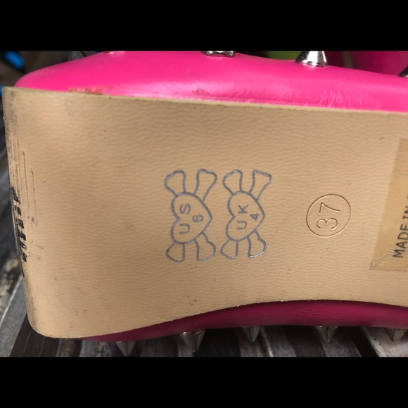 Abbey dawn by Avril Lavigne - Picture 3 of 5